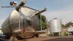 30,000 liter stainless steel storage tank with ladder