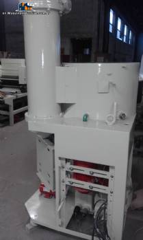 Chocolate tempering machine