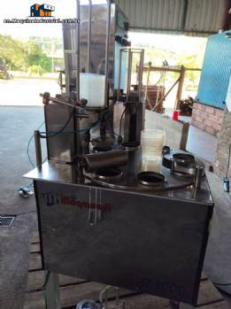 Maqmundi rotary plastic pot sealer and capper 1200 pots per hour