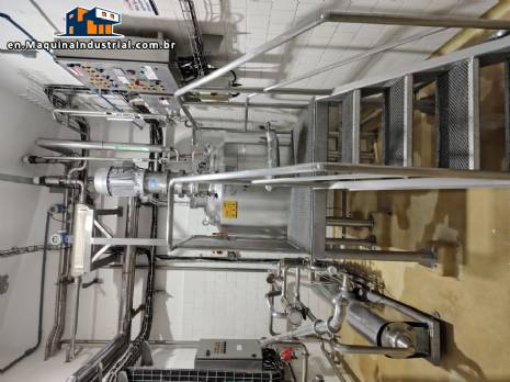 Stainless steel powder dispersing tank, 500 liters, with Netzsch pump and Alfa Laval valves.