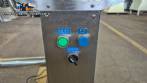 Semi-automatic filling machine for liquids