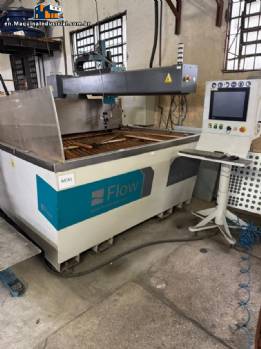 Flow waterjet cutting system