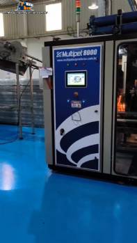 Multipet PET bottle blow molding machine