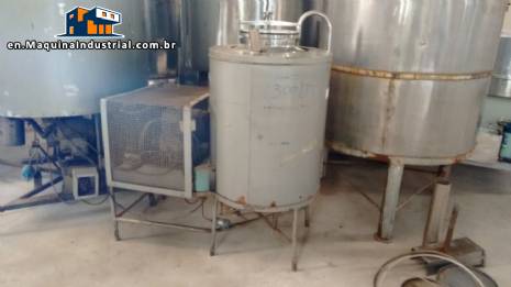 Stainless steel tank with cooling system