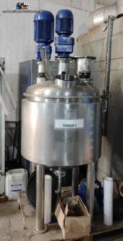 Stainless steel steam-jacketed reactor tank for agitation, emulsification, and homogenization, Biasinox 300 liters.