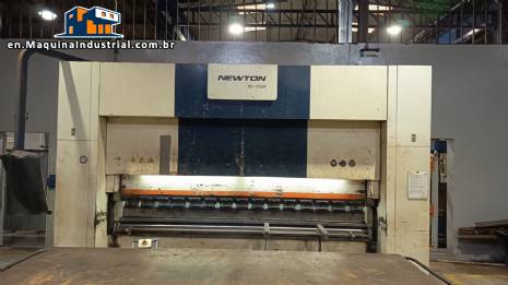 Newton 175-ton CNC hydraulic press brake for bending sheets up to 3,050 mm thick.