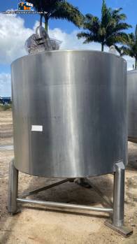 5,000 liter stainless steel tank with agitator