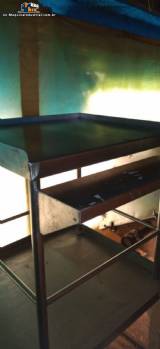 Stainless steel handling table