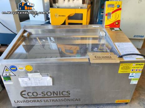 Ultronique stainless steel benchtop ultrasonic washer for laboratories.