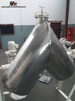 V-shaped mixer for powders