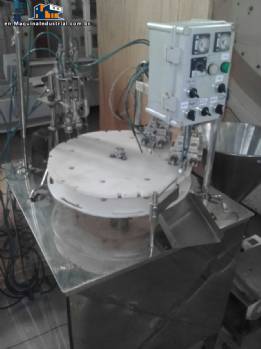 Mayonnaise filling machine