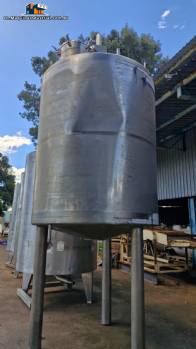 Stainless steel jacketed mixing tank, 304L capacity, 5,000 liters, year 2020, Plurinox
