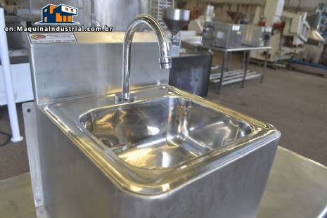 Euro Formas stainless steel washbasin