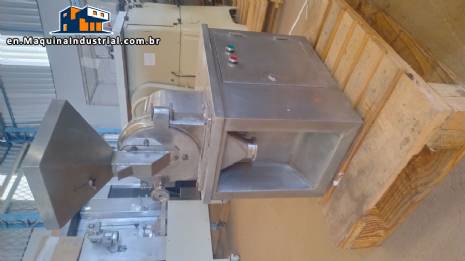 Stainless steel universal mill with a capacity of up to 30 kg/hour