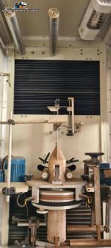 Automatic labeler for shrink sleeve labels Automatic labeler for shrink sleeve labels