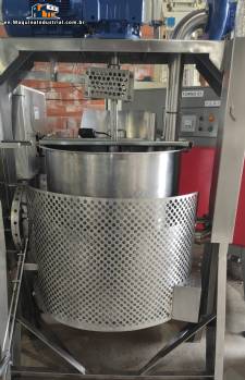 Stainless steel gas-powered tilting mixing tank, 300 liters. Stainless steel gas-powered tilting mixing tank, 300 liters.